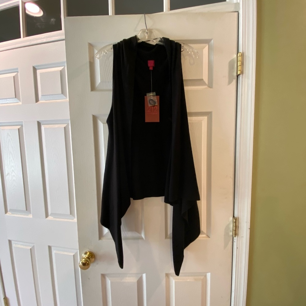 Closureless vest